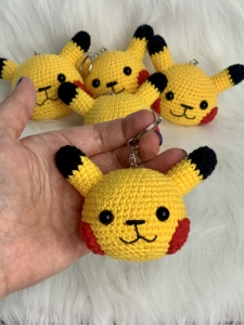 Rękodzieło - brelok/zawieszka pikachu wykonany szydełkiem